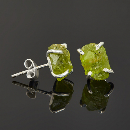 Купить серьги с хризолитом по приемлемым ценам