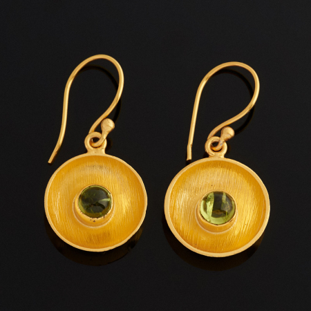 Купить серьги с хризолитом по приемлемым ценам