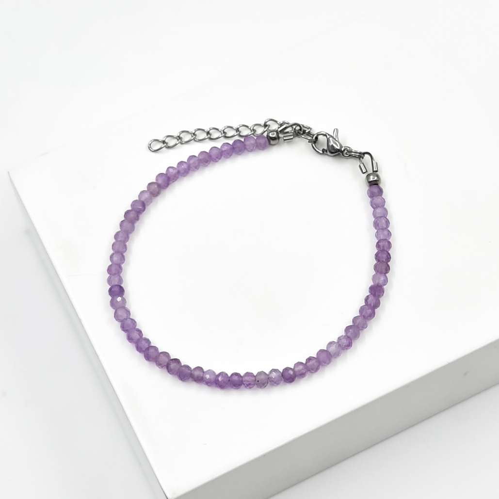 Браслет аметист Бразилия (сталь хир.) огранка 3 мм 17 см (+3 см)