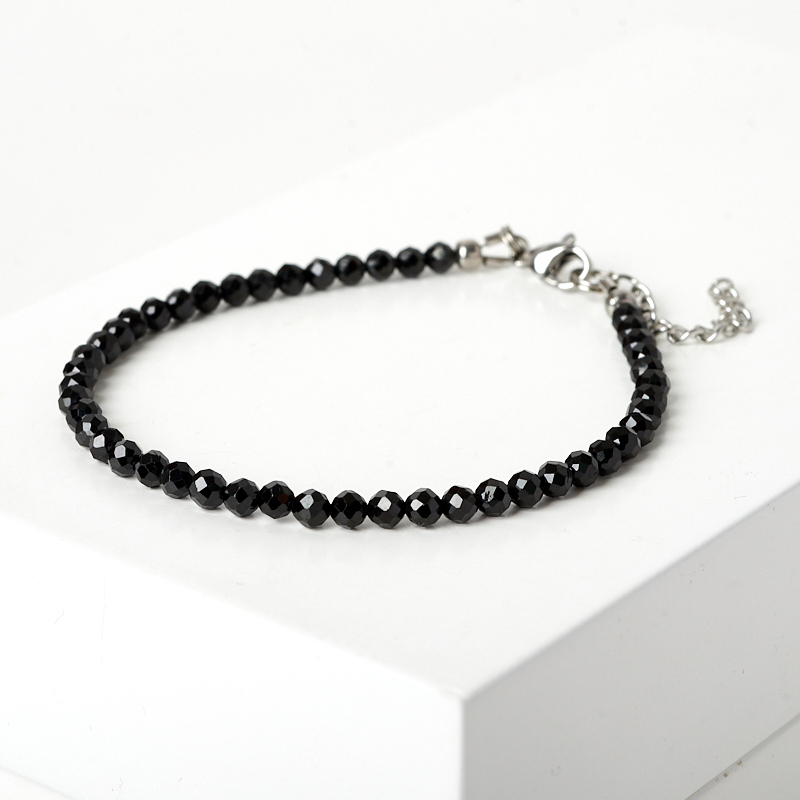 Браслет турмалин черный (шерл) Бразилия (сталь хир.) огранка 3&nbsp;мм 17&nbsp;см (+3&nbsp;см)