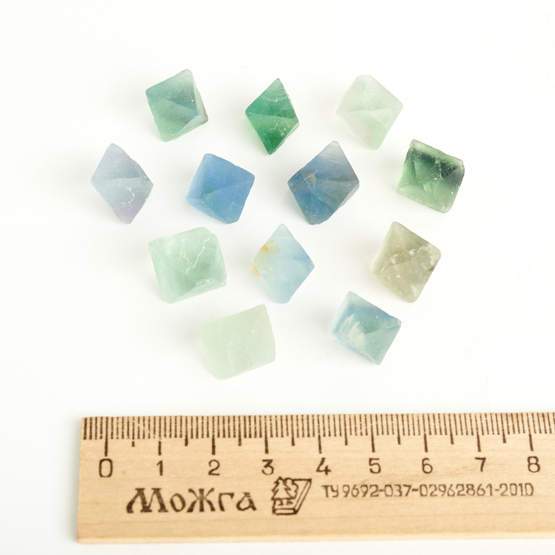 Образец флюорит зеленый Китай (1-1,5 см) (1 шт)