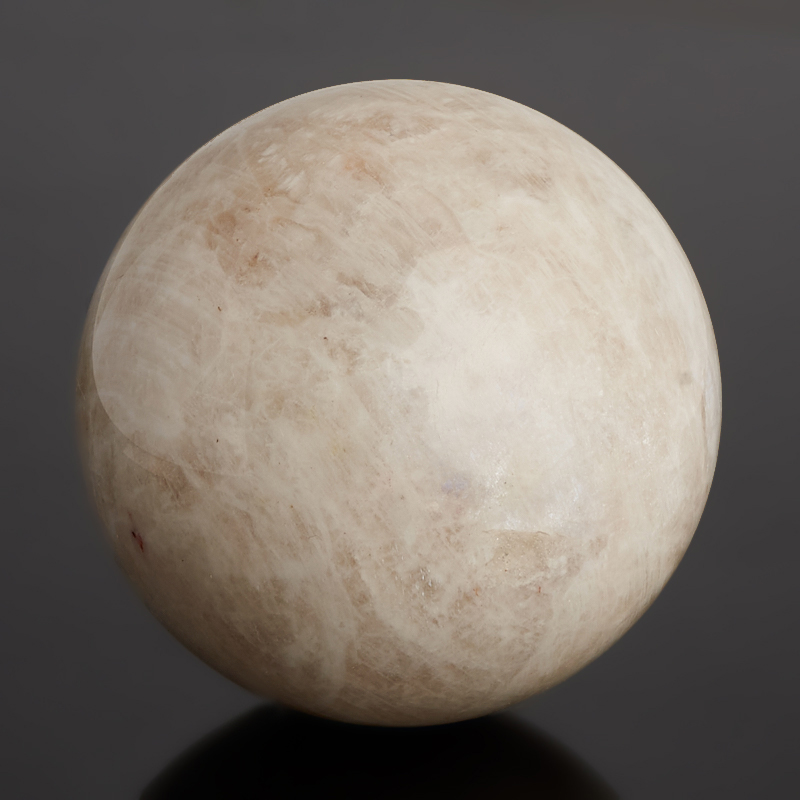 Шар лунный камень (беломорит) Индия 5,5-6 см