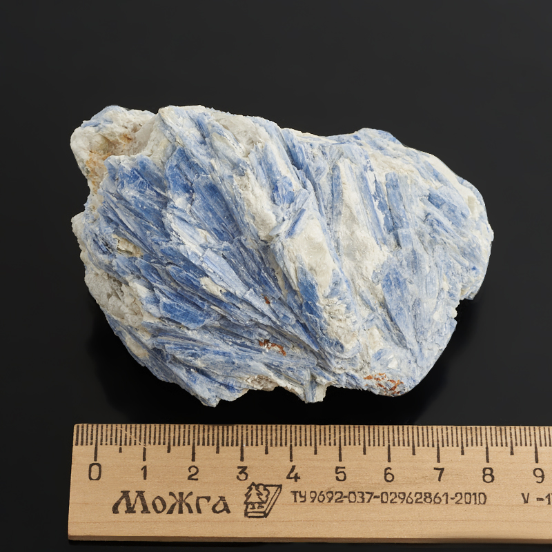 Образец кианит синий Бразилия M (7-12 см)