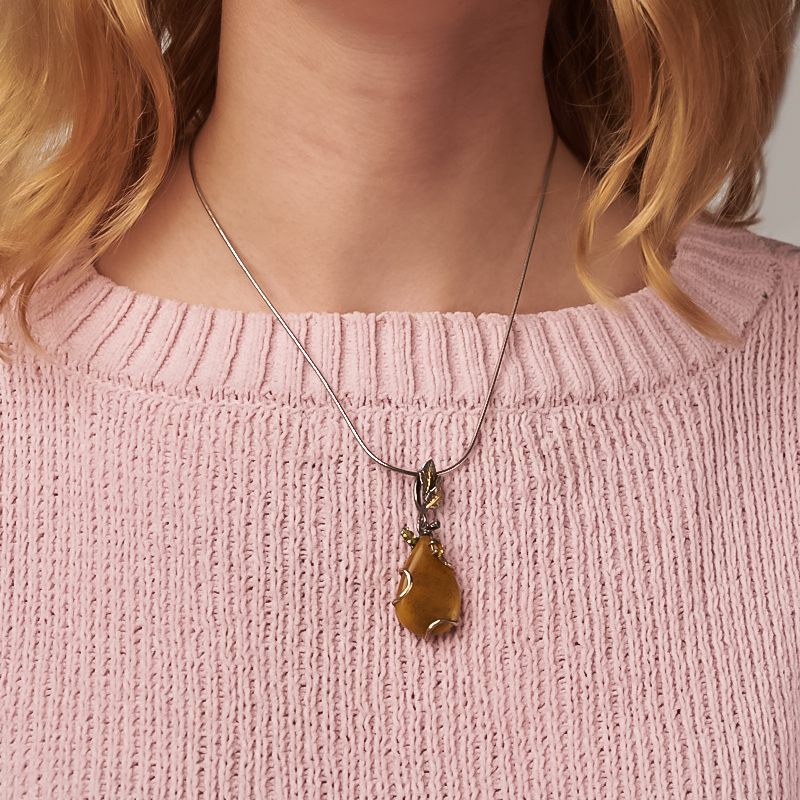 Кулон янтарь Россия (серебро 925 пр. родир. бел., родир. черн.) капля