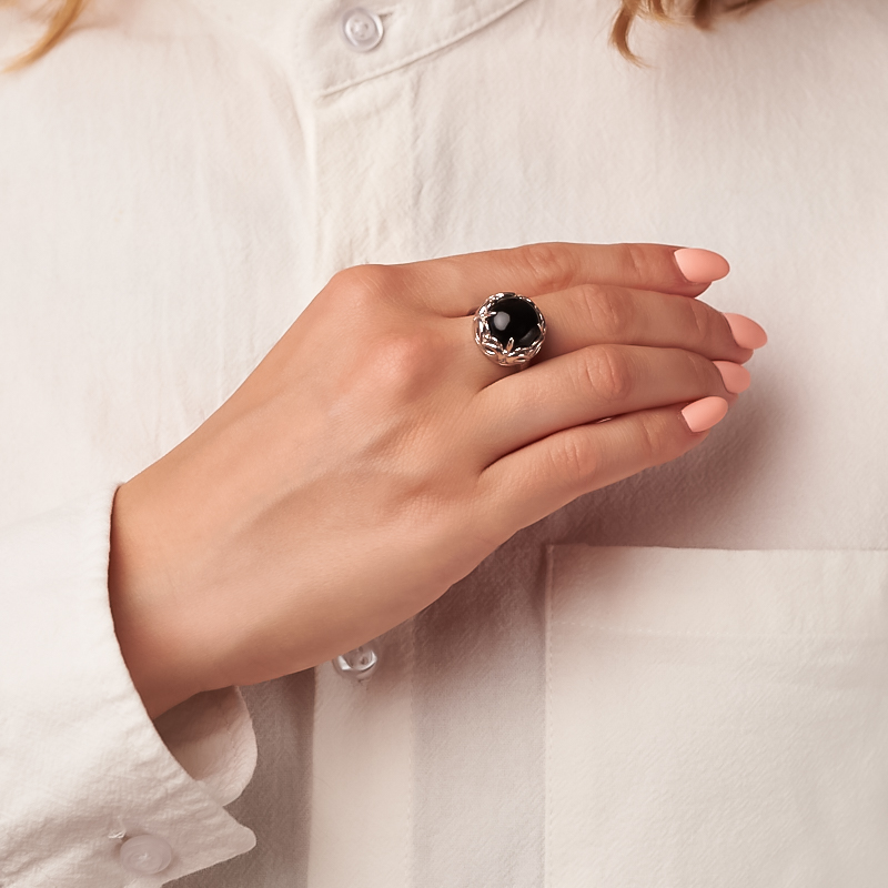 Кольцо агат черный Бразилия (серебро 925 пр. родир. бел.) размер 18