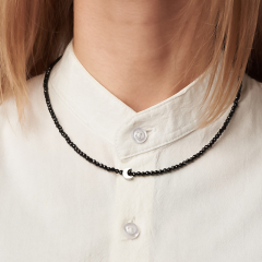 Чокер шпинель черная Шри Ланка (сталь хир.) (колье) огранка 3 мм 40 см (+7 см)