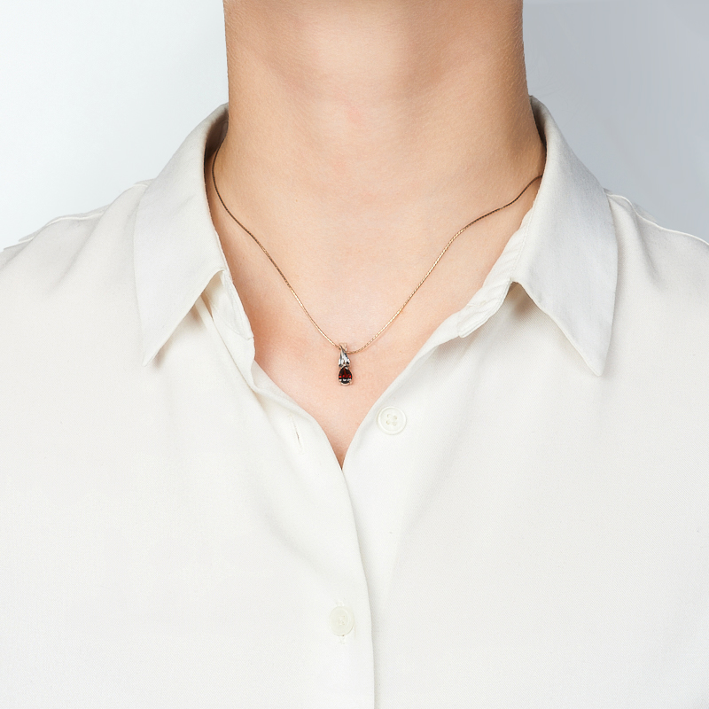 Кулон гранат альмандин Индия (серебро 925 пр. родир. бел.) огранка