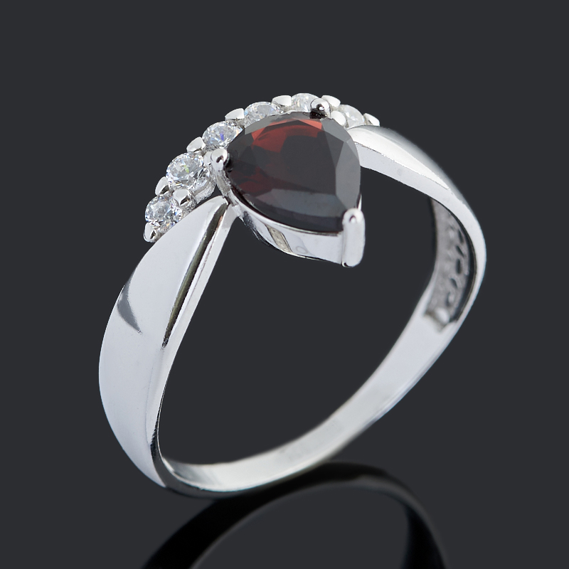 Кольцо гранат альмандин Индия (серебро 925 пр. родир. бел.) огранка размер 17,5