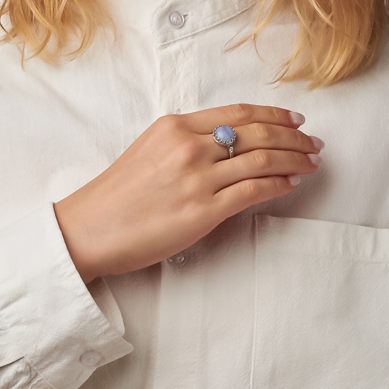 Кольцо агат голубой Намибия (серебро 925 пр. родир. бел.) размер 17