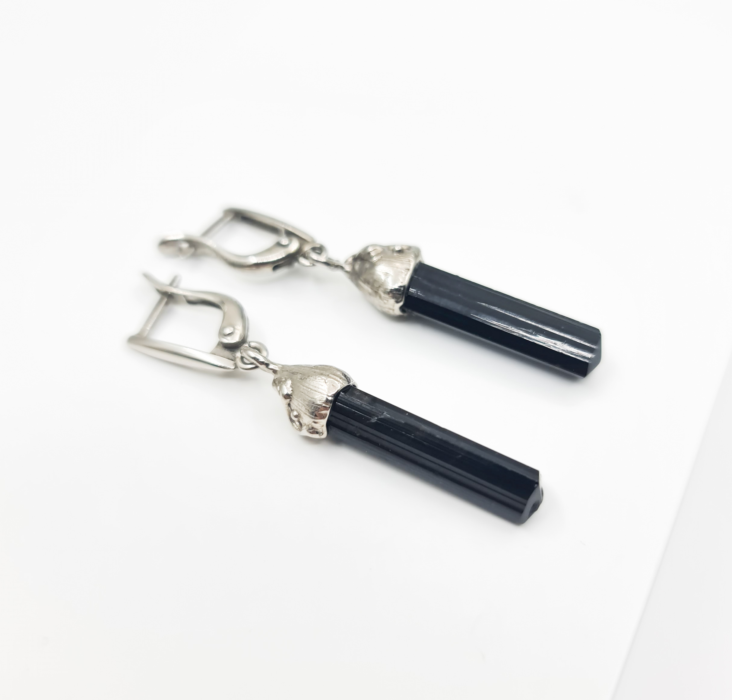 Серьги турмалин черный (шерл) Россия (нейзильбер)