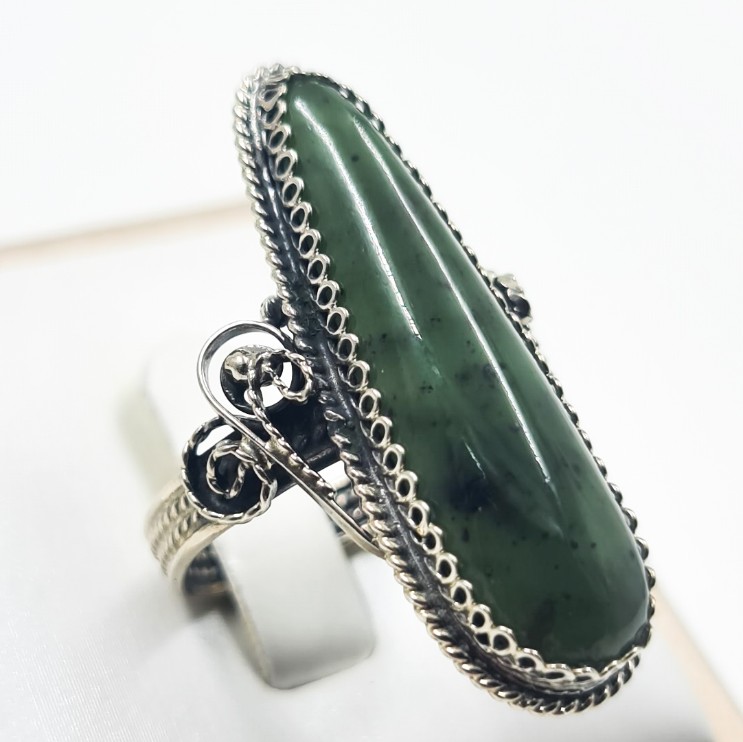 Кольцо нефрит зеленый Россия (нейзильбер) размер 18