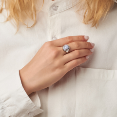 Кольцо агат голубой Намибия (серебро 925 пр. родир. бел.) размер 19