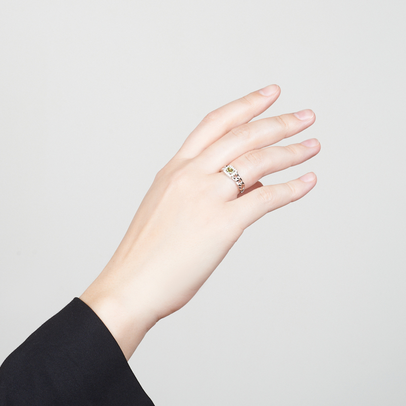 Кольцо хризолит США (серебро 925 пр. родир. бел.) огранка размер 17,5