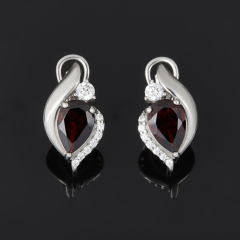 Серьги гранат альмандин Индия (серебро 925 пр. родир. бел.) огранка