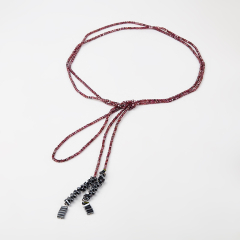 Лариат микс гематит, гранат (сталь хир.) 145 см
