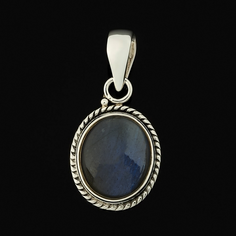 Кулон лабрадор Мадагаскар овал (серебро 925 пр. оксидир.)