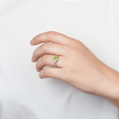 Кольцо хризолит США (серебро 925 пр. родир. бел.) огранка размер 18