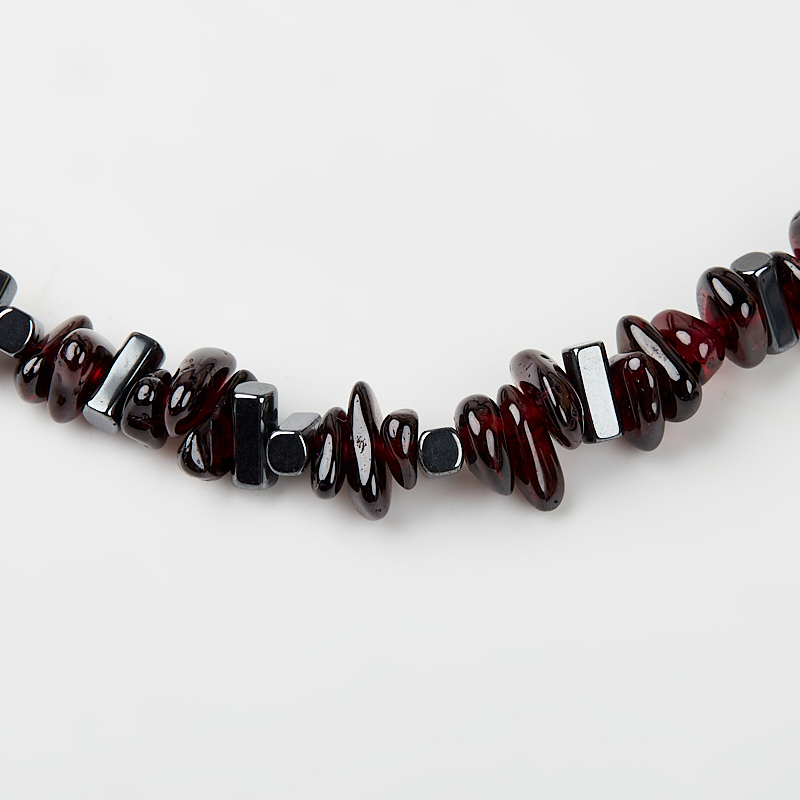 Чокер микс гематит, гранат 38&nbsp;см (+7&nbsp;см) (сталь хир.)