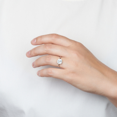 Кольцо топаз голубой Бразилия огранка (серебро 925 пр. родир. бел.) размер 18