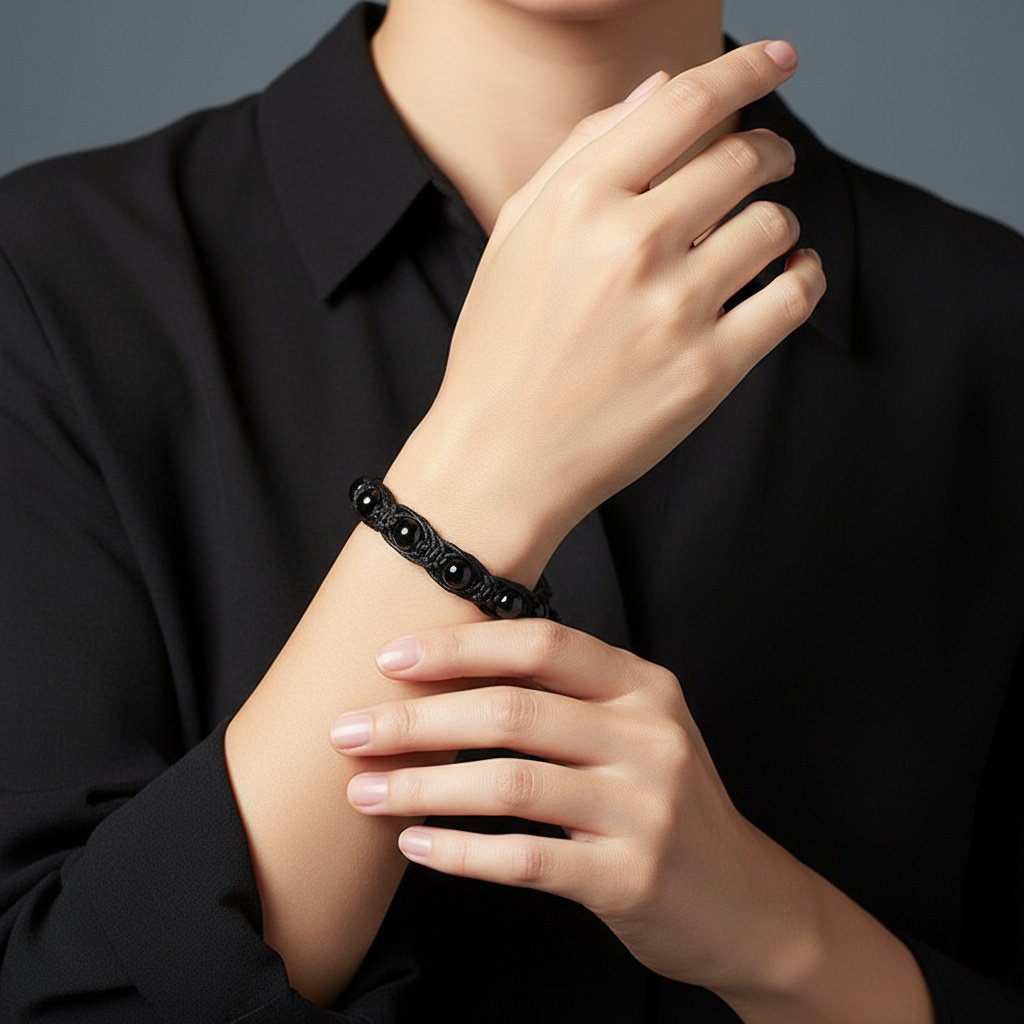 Браслет агат черный Бразилия (текстиль) шамбала 10 мм 19 см (регулируемый)