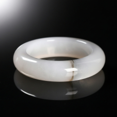 Кольцо агат белый Индия (цельное) размер 19