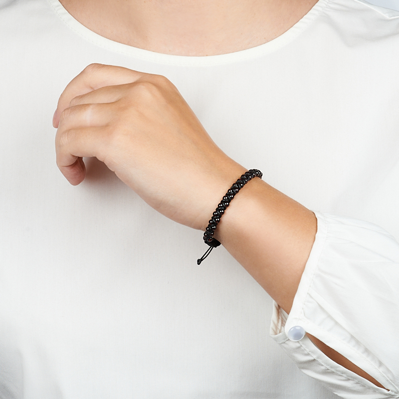 Браслет гранат альмандин Индия (текстиль) шамбала 4 мм 16 см (регулируемый)