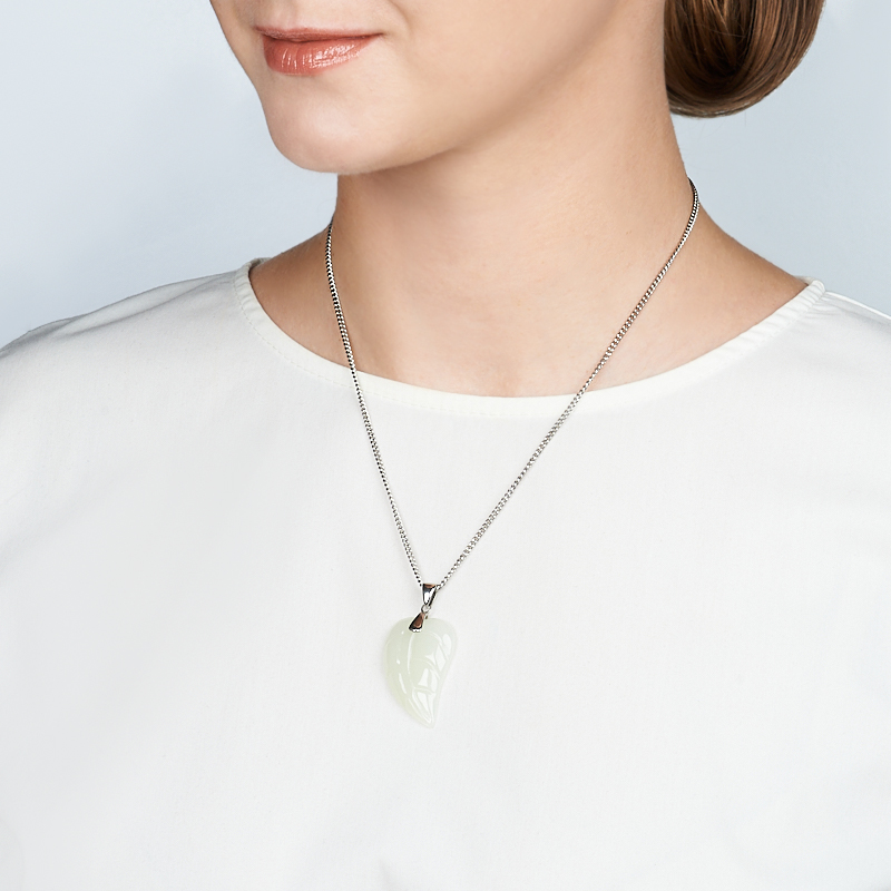 Кулон нефрит белый Россия (биж. сплав) лист 5 см