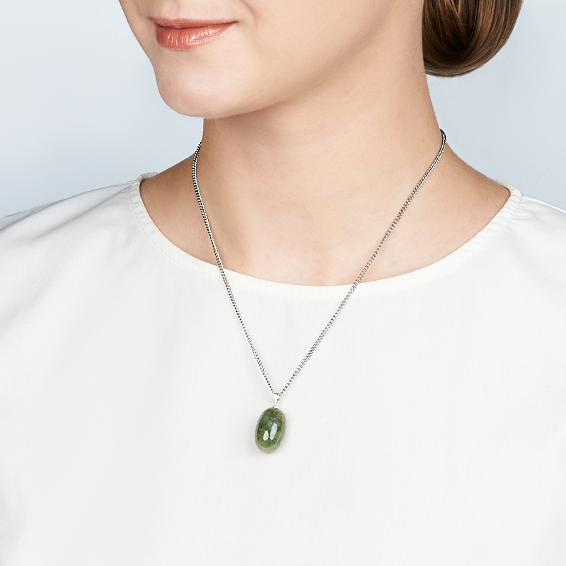 Кулон нефрит Россия (биж. сплав) овал 3 см