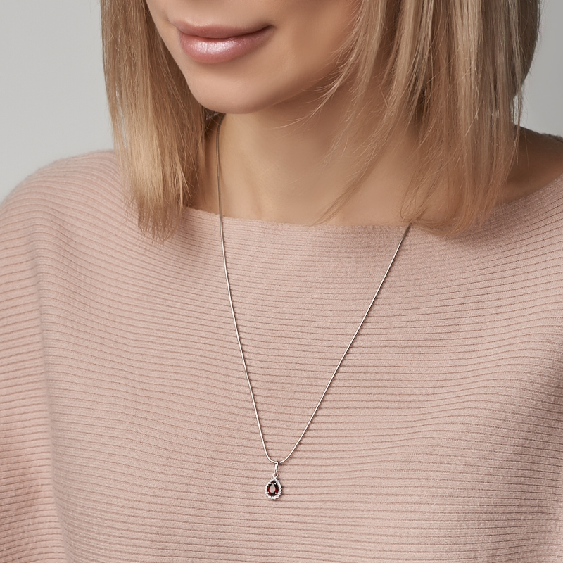 Кулон гранат альмандин Индия (серебро 925 пр. родир. бел.) капля огранка