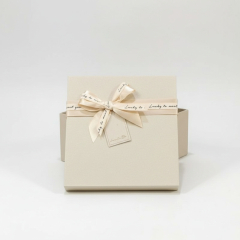 Подарочная упаковка универсальная (коробка) (бежевый) 160х160х90 мм