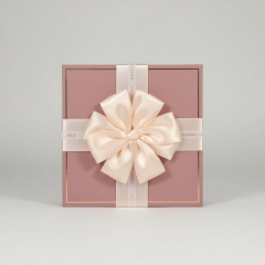 Подарочная упаковка универсальная (коробка) (розовый) 180х180х110 мм