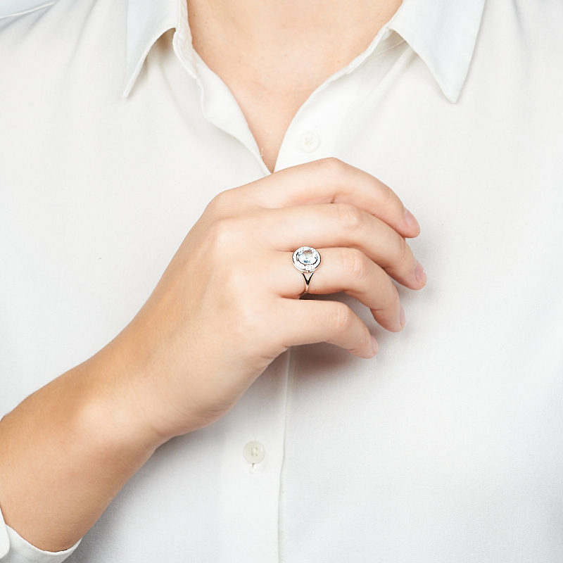 Кольцо топаз голубой Бразилия (серебро 925 пр. родир. бел.) огранка размер 17,5