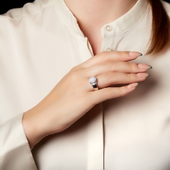 Кольцо агат голубой Намибия (серебро 925 пр. родир. бел.) размер 18