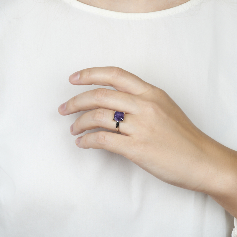 Кольцо чароит Россия (серебро 925 пр. родир. бел.) размер 17,5