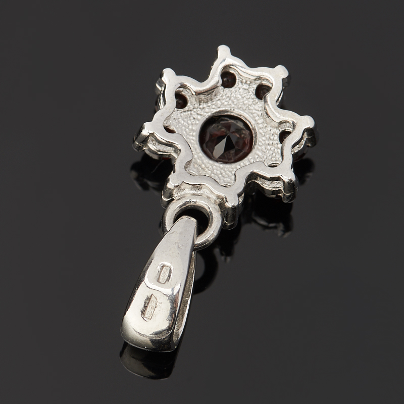 Кулон гранат альмандин Индия (серебро 925 пр. родир. бел.) огранка