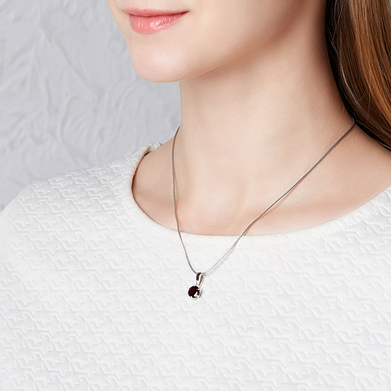 Кулон гранат альмандин Индия (серебро 925 пр. родир. бел.) огранка