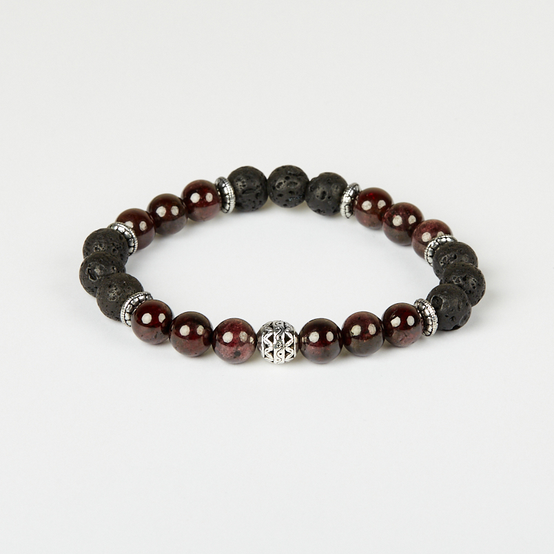 Браслет микс вулканическая лава, гранат (биж. сплав) 8 мм 17 см