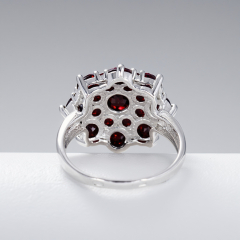 Кольцо гранат альмандин Индия (серебро 925 пр. родир. бел.) огранка размер 18