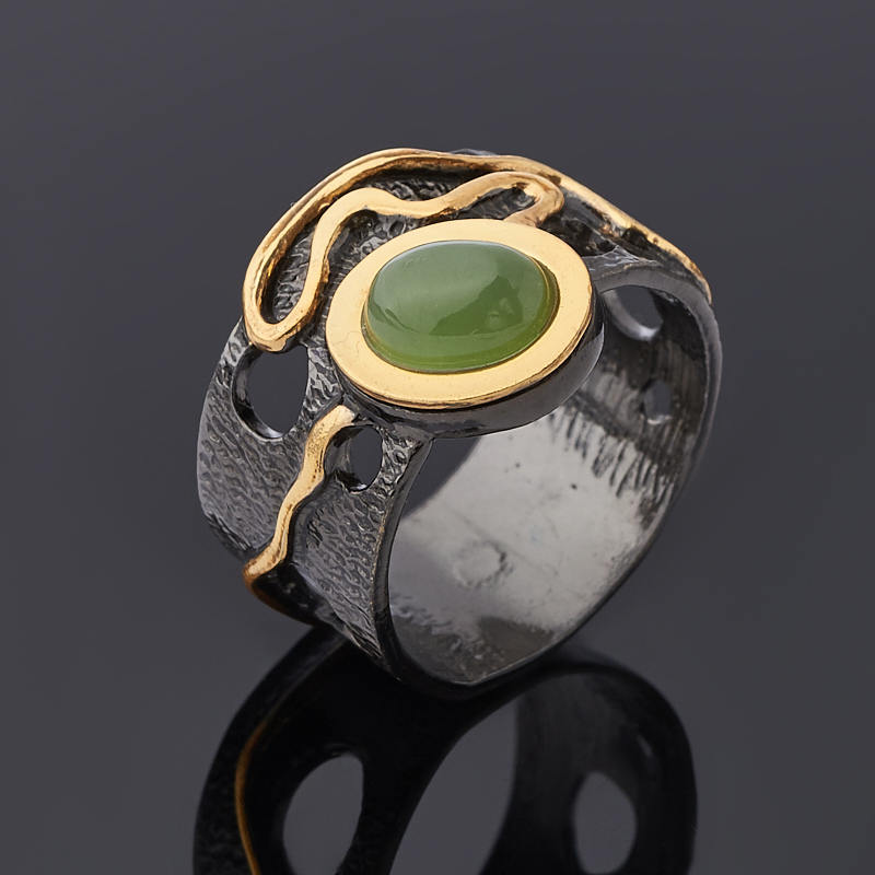 Кольцо нефрит зеленый Россия (серебро 925 пр. позолота, родир. черн.) размер 18,5