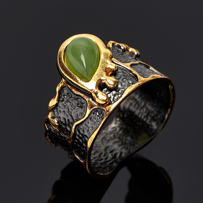 Кольцо нефрит зеленый Россия (серебро 925 пр. позолота, родир. черн.) размер 17