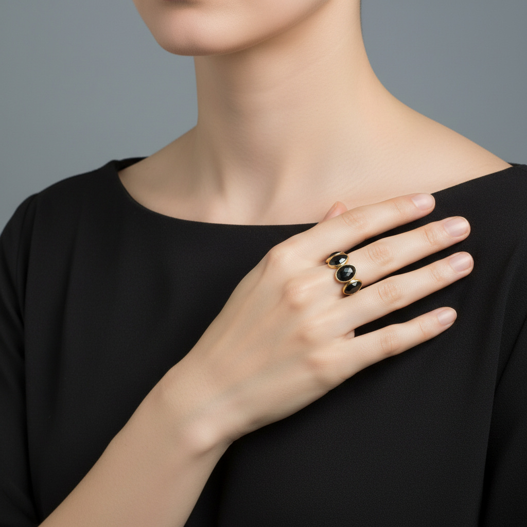 Кольцо оникс черный Пакистан огранка (латунь позолота) размер 16,5