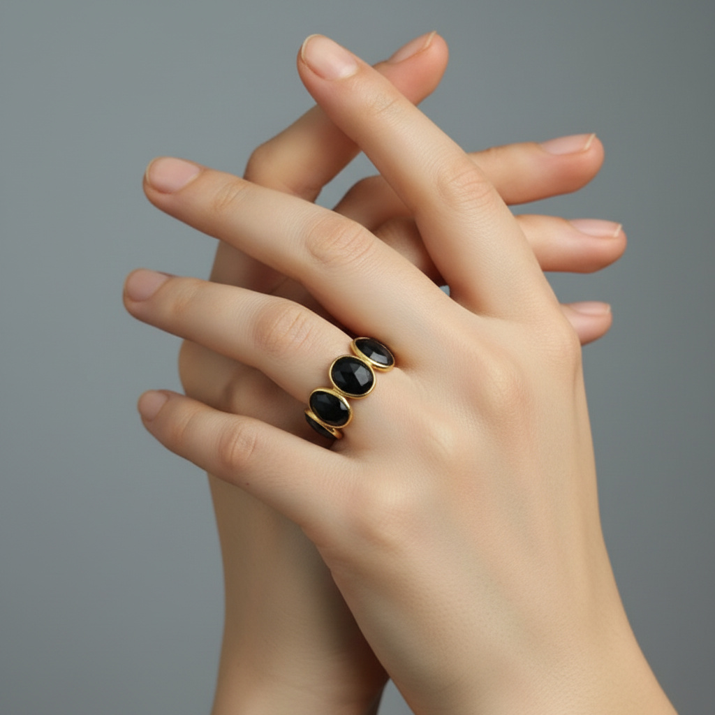 Кольцо оникс черный Пакистан огранка (латунь позолота) размер 16,5