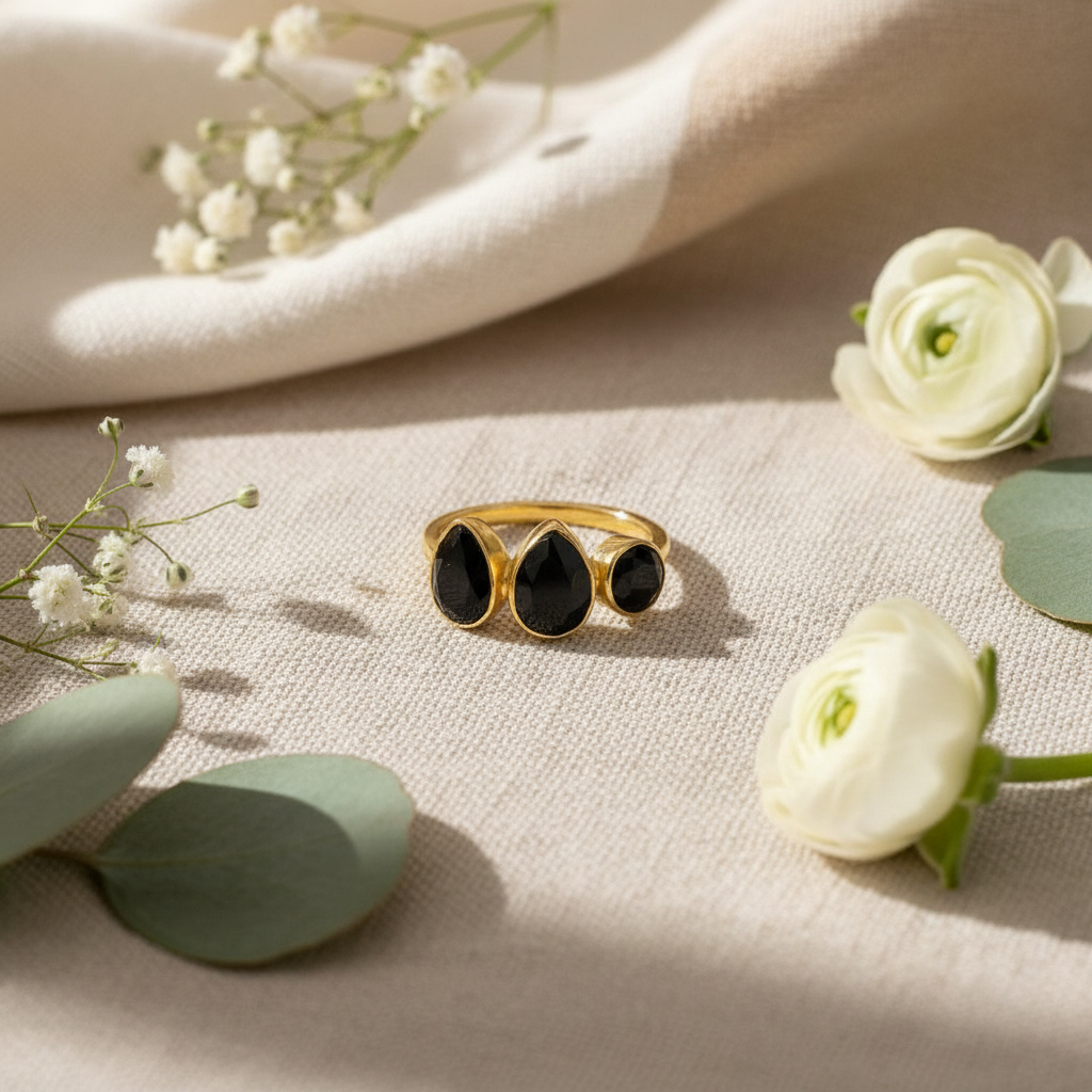 Кольцо оникс черный Пакистан огранка (латунь позолота) размер 17,5