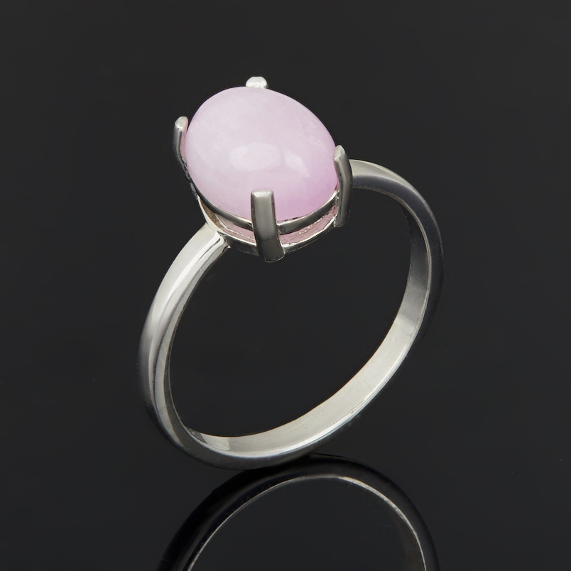 Кольцо кунцит Бразилия (серебро 925 пр.) размер 18