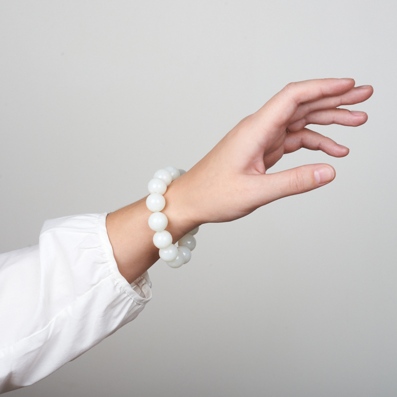 Браслет нефрит белый Россия 16 мм 18 см