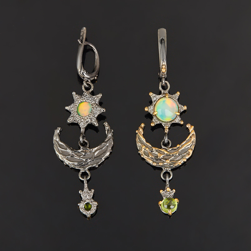 Серьги опал благородный белый Эфиопия (серебро 925 пр. позолота, родир. черн.)