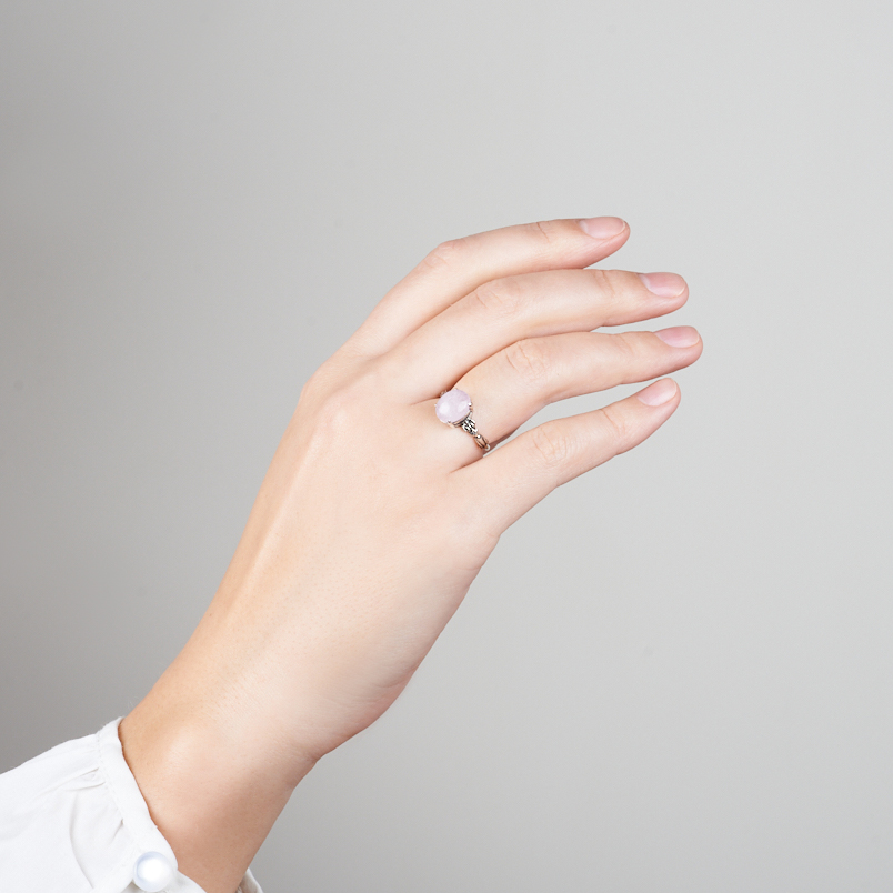 Кольцо кунцит Бразилия (серебро 925 пр. оксидир.) размер 17