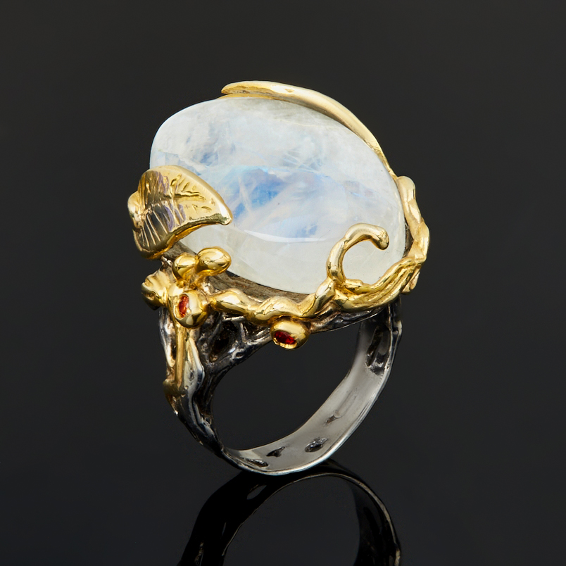 Кольцо лунный камень (адуляр) Индия (серебро 925 пр. позолота, родир. черн.) размер 19