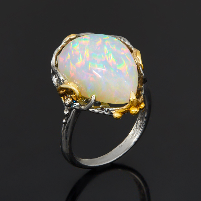 Кольцо опал благородный белый Эфиопия (серебро 925 пр. позолота, родир. черн.) размер 17,5