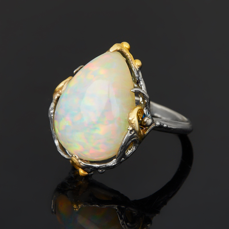 Кольцо опал благородный белый Эфиопия (серебро 925 пр. позолота, родир. черн.) размер 17,5